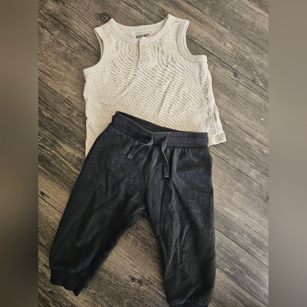 H&M Drk Grey Joggers/Old Navy Button Tank Beige Sz 12M